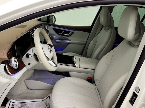 Used 2024 Mercedes-Benz EQE 350+ SUV image 11