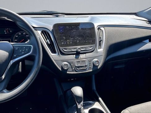 Used 2024 Chevrolet Malibu LS FWD image 4