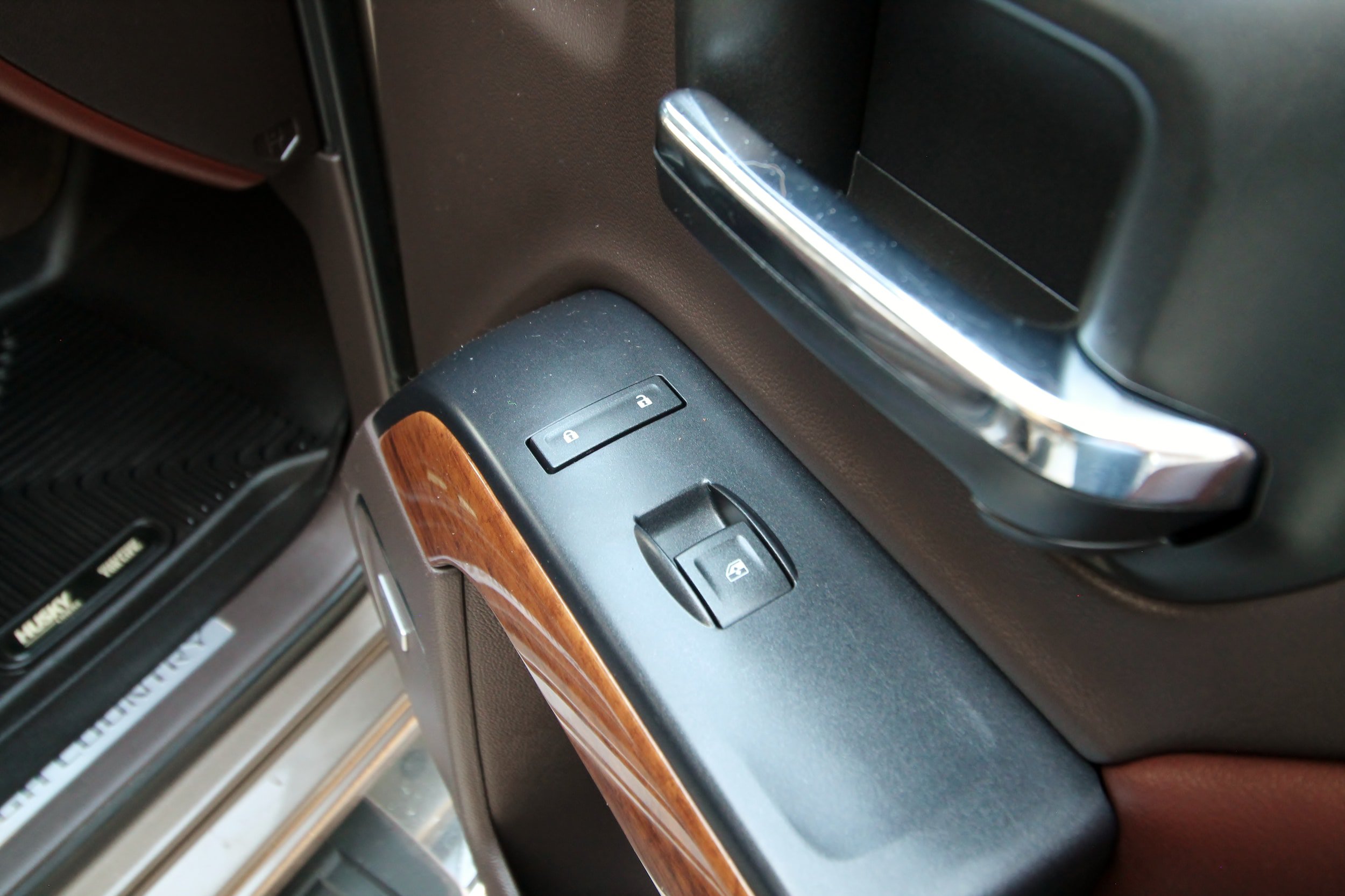 Used 2015 Chevrolet Silverado 2500 High Country w/ Duramax Plus Package AWD/4WD image 37