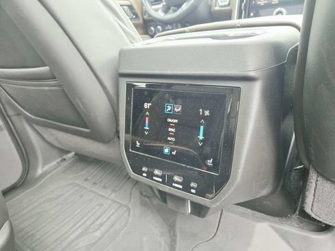 Used 2025 GMC Yukon Denali Ultimate AWD/4WD image 15