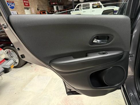Used 2022 Honda HR-V LX image 28