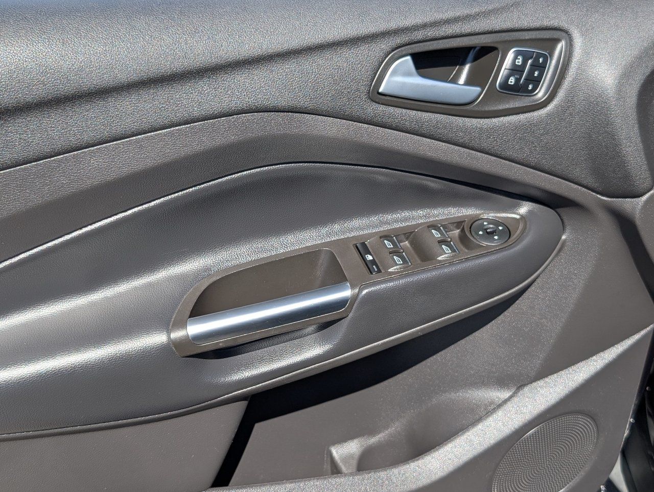 Used 2019 Ford Escape Titanium FWD image 15