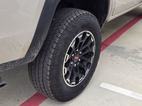 Used 2026 GMC Canyon AT4 w/ Technology Plus Package AWD/4WD image 6