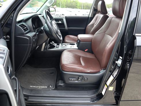 Used 2016 Toyota 4Runner Limited AWD/4WD image 13