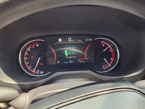 Used 2025 Toyota RAV4 XLE w/ Convenience Package FWD image 18