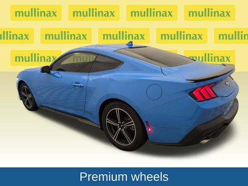 Used 2025 Ford Mustang Coupe RWD image 8