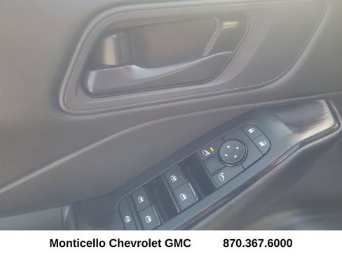 Used 2025 Nissan Rogue S FWD image 13