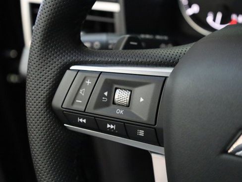 New 2025 Mitsubishi Outlander SE image 7