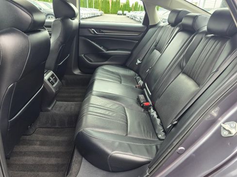 Used 2018 Honda Accord Touring image 17