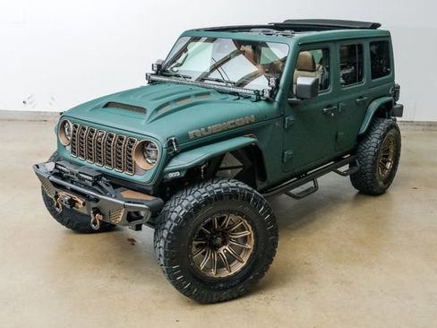 Used 2025 Jeep Wrangler Unlimited Rubicon w/ Technology Group image 5