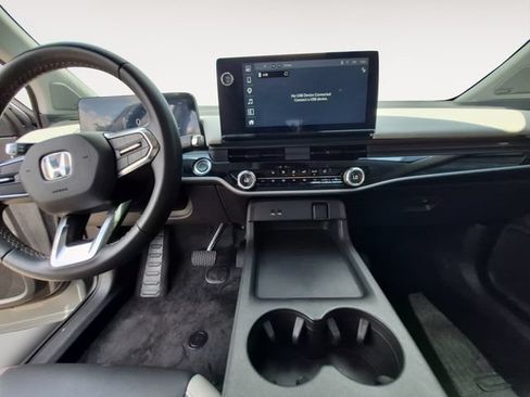 Used 2024 Honda Prologue Touring image 11