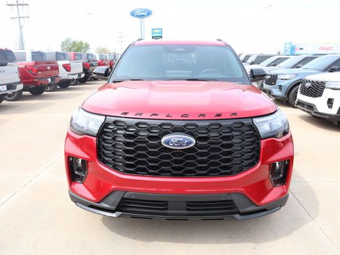 New 2026 Ford Explorer ST-Line w/ ST-Line Street Pack AWD/4WD image 9