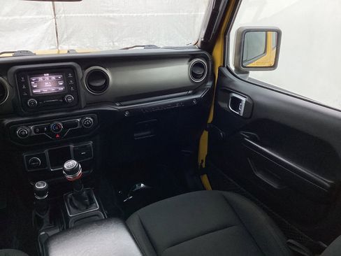 Used 2018 Jeep Wrangler Unlimited Sport image 27