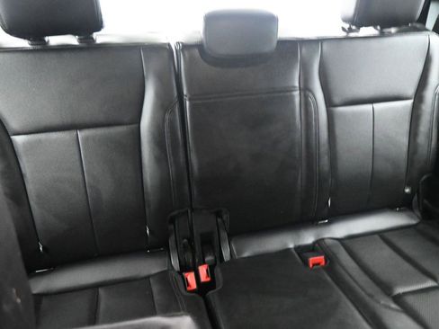 Certified 2018 Ford Expedition XLT w/ Equipment Group 202A image 8