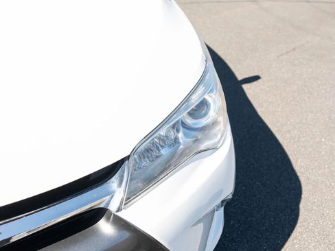 Used 2016 Toyota Camry LE image 10