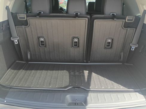 New 2026 Nissan Pathfinder Platinum image 7