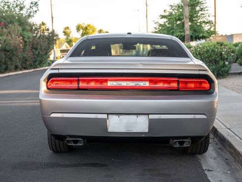 Used 2013 Dodge Challenger SXT RWD image 4