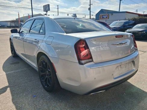 Used 2019 Chrysler 300 S w/ 300S Premium Group 2 image 7