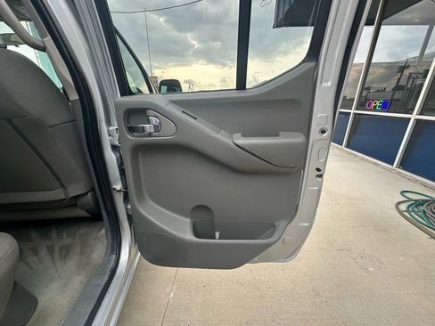 Used 2018 Nissan Frontier SV image 32