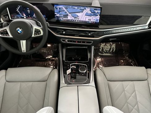New 2026 BMW X5 xDrive40i w/ M Sport Package image 3