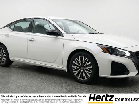 Used 2025 Nissan Altima 2.5 SV FWD image 1