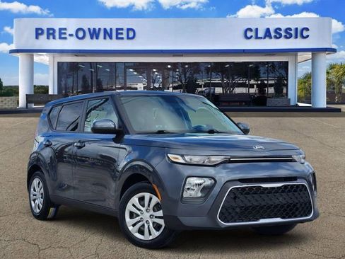 Used 2021 Kia Soul LX image 1