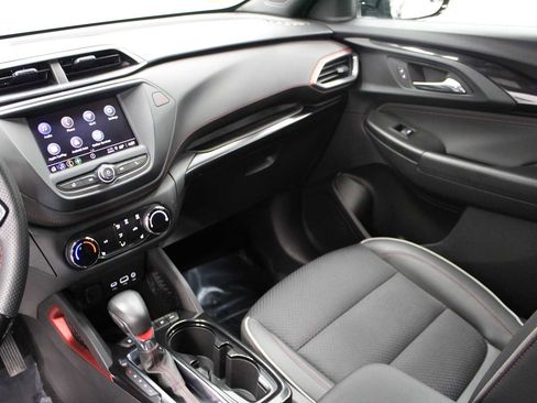 Used 2023 Chevrolet TrailBlazer RS image 23