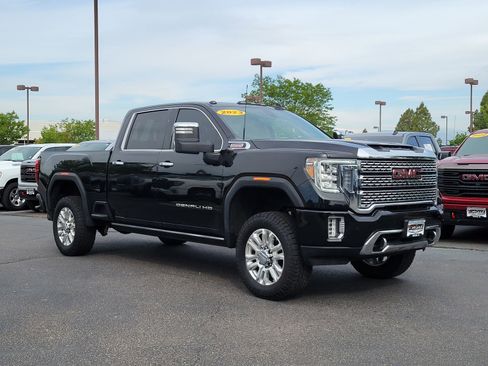 Used 2023 GMC Sierra 2500 Denali w/ Denali Black Diamond Edition AWD/4WD image 1
