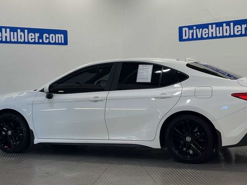 Used 2025 Toyota Camry SE w/ Convenience Package FWD image 5
