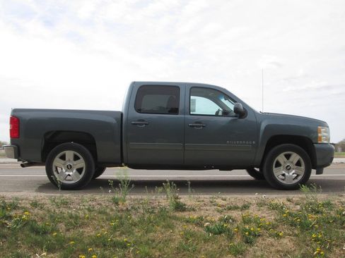 Used 2008 Chevrolet Silverado 1500 LTZ w/ Safety Package RWD image 7