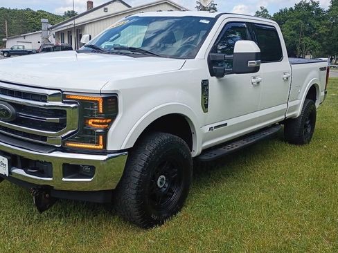 Used 2022 Ford F250 Lariat w/ Tremor Off-Road Package AWD/4WD image 2