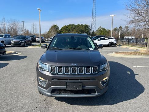 Used 2018 Jeep Compass Limited image 3
