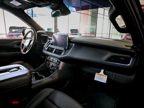 Used 2024 Chevrolet Suburban LT w/ Luxury Package image 26