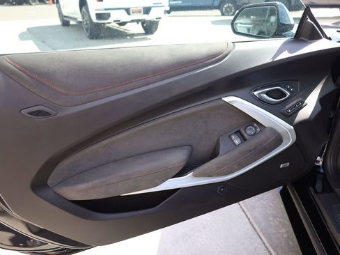 Used 2021 Chevrolet Camaro ZL1 RWD image 10