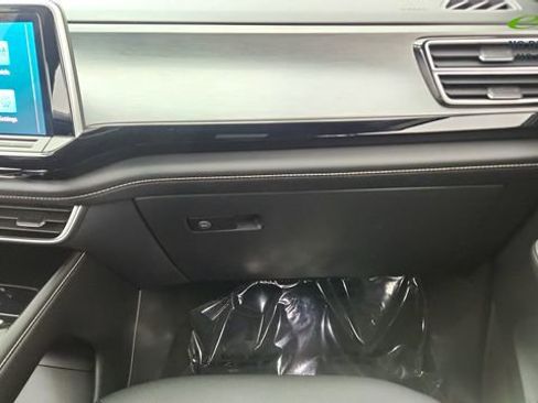 Used 2024 Volkswagen Atlas Cross Sport SE w/ Black Wheel Package image 36