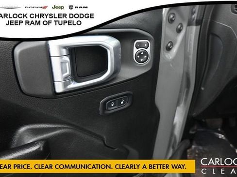 Used 2021 Jeep Gladiator Mojave w/ Safety Group AWD/4WD image 14
