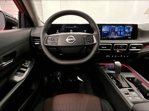 New 2026 Nissan Sentra SR w/ Floor Mat Package FWD image 22