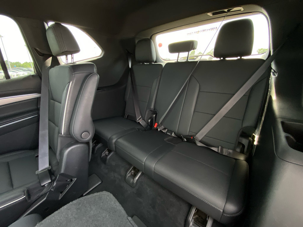 Used 2025 Buick Enclave Preferred AWD/4WD image 12