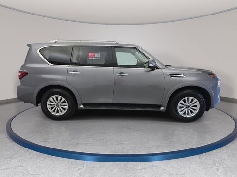 Used 2024 Nissan Armada SV AWD/4WD image 4