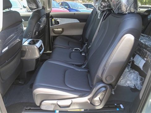 New 2026 Kia Carnival EX image 20