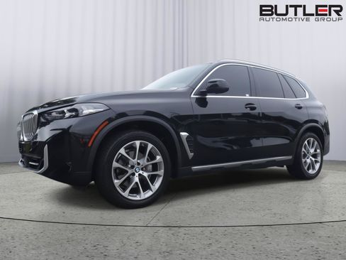 Used 2024 BMW X5 xDrive40i w/ Parking Assistance Package AWD/4WD image 1
