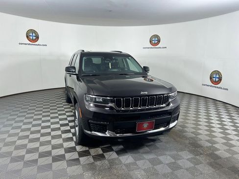 Used 2022 Jeep Grand Cherokee L Limited w/ Luxury Tech Group II AWD/4WD image 19