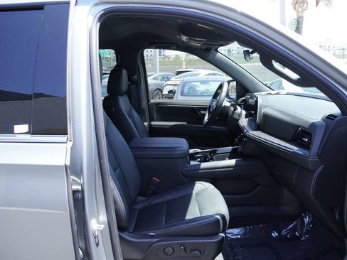 Used 2025 Chevrolet Tahoe LS AWD/4WD image 25