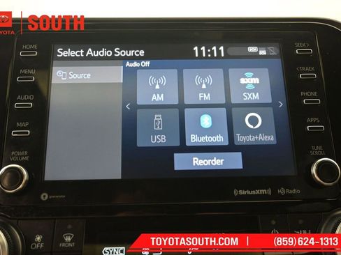 Used 2022 Toyota Highlander XLE AWD/4WD image 15