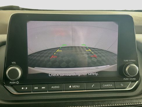 Used 2022 Nissan Rogue SV FWD image 22
