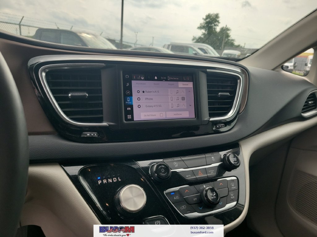 Used 2023 Chrysler Voyager LX FWD image 20