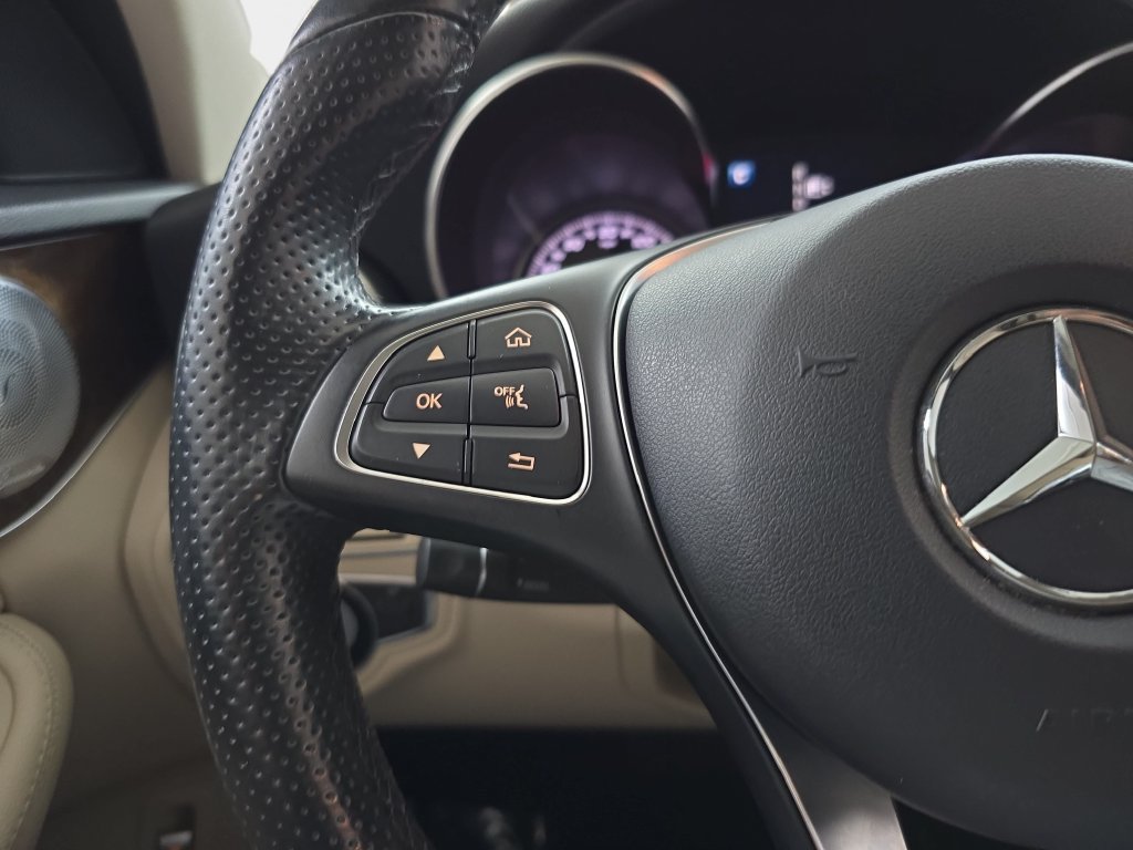 Used 2015 Mercedes-Benz C 300 4MATIC Sedan image 19