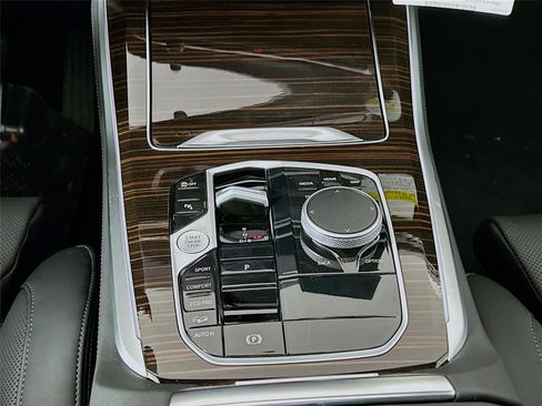 New 2026 BMW X5 xDrive40i w/ Parking Assistance Package image 17