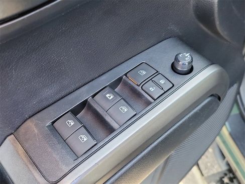 Used 2021 Toyota Tacoma SR5 w/ Trail Edition image 20