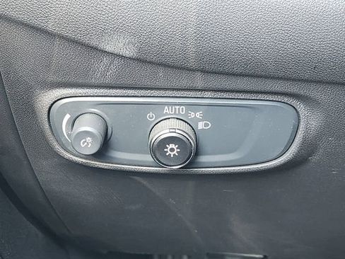Used 2024 Chevrolet Equinox LT FWD image 23